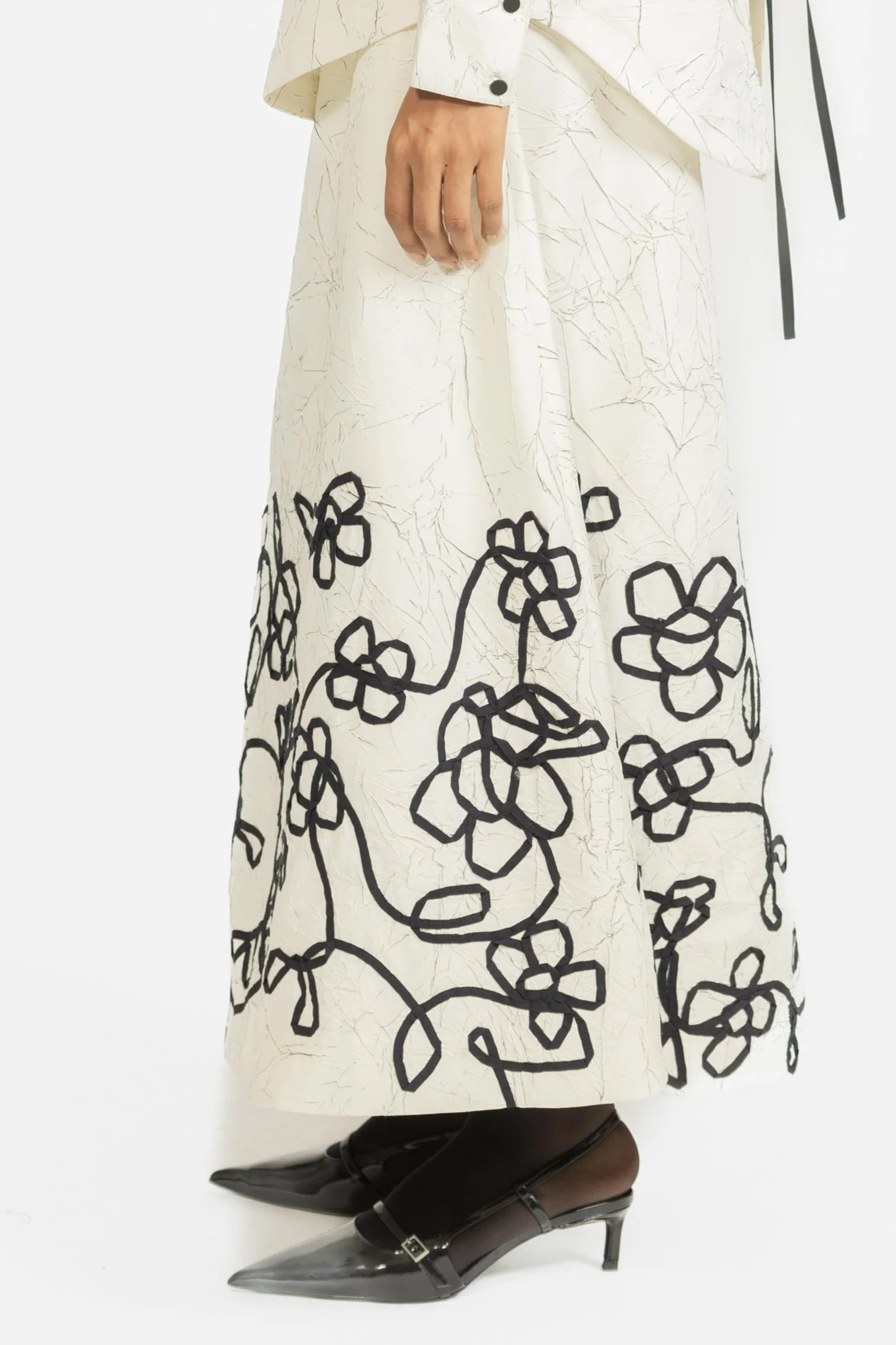 Joana Embroidered Skirt - Image 2